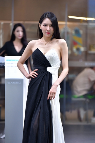 ★黑白长裙车模美女