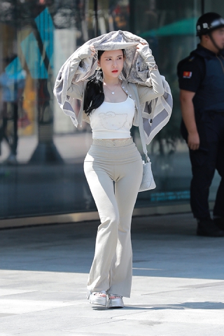 性感紧身裤美女