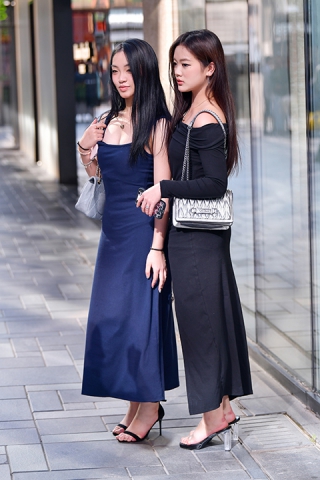 ★闺蜜高跟高挑美女