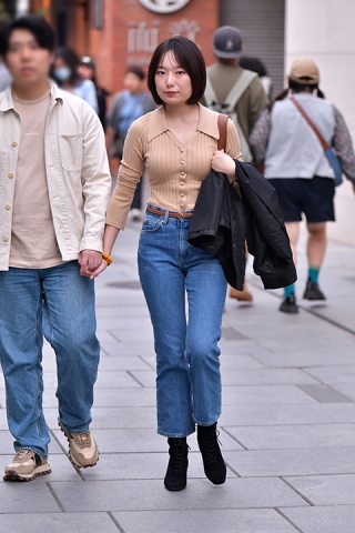 ★黑高跟九分牛仔裤美女