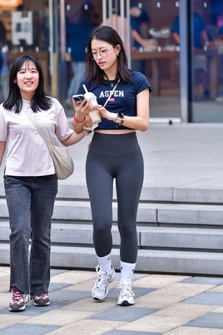 ★清秀瑜伽紧身裤美女