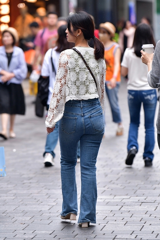 ★韵味牛仔裤美女