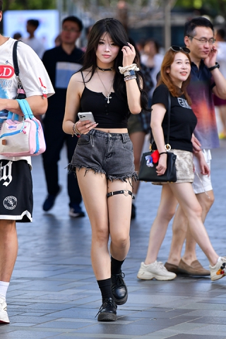 ★爱心牛仔热裤美女