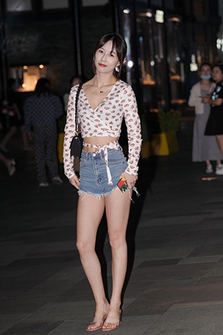 韩系热裤美女