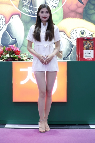 20250318极品肉丝美腿小护士礼仪美眉