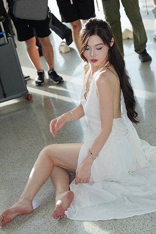 一袭白裙 凡尘精灵