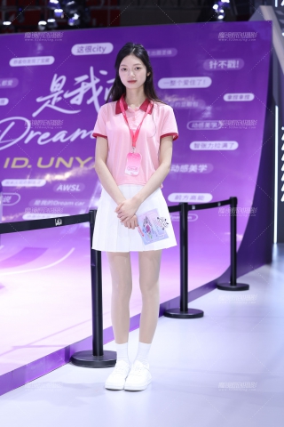 20250429清纯的粉衣短裙肉丝礼仪妹妹