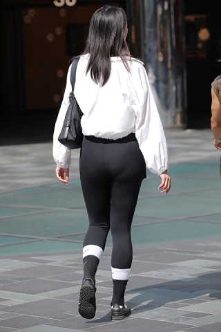 黑色紧身瑜伽裤