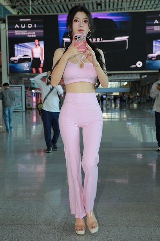 BB酱粉色瑜伽裤